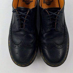 DR MARTENS  WINGTIP BLACK SIZE 42 US9 UK8